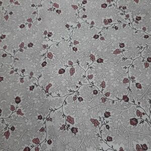 Charlottesville COUNTRY ESSENTIALS Small Pink Flowers and Vines on Cream 1 Yds